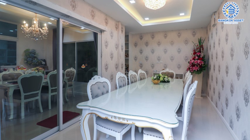 *****บ้านเดี่ยวมือสองนนทบุรี ม.คาซ่าพรีเมี่ยม ราชพฤกษ์-พระราม5 แบรนด์คุณภาพ Q.House เนื้อที่ 55.70 ตร.ว. บ้านสวยพร้อมเข้าอยู่ ต่อเติมห้องเอนกประสงค์พร้อมใช้งาน ฟังก์ชัน 4 ห้องนอน 3 ห้องน้ำ 2 ที่จอดรถ เชื่อมต่อถนนราชพฤกษ์, ถนนรัตนาธิเบศร์, ถนนบางกรวย-ไทรน้อย ใกล้เซ็นทรัลเวสต์เกต จองเลย!